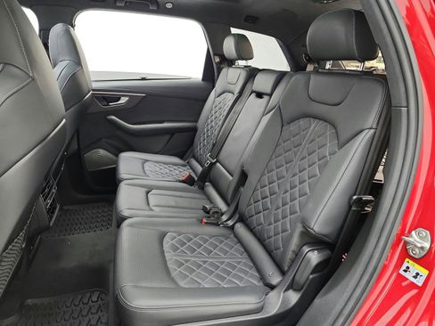 Used 2025 Audi SQ7 Prestige AWD/4WD image 15