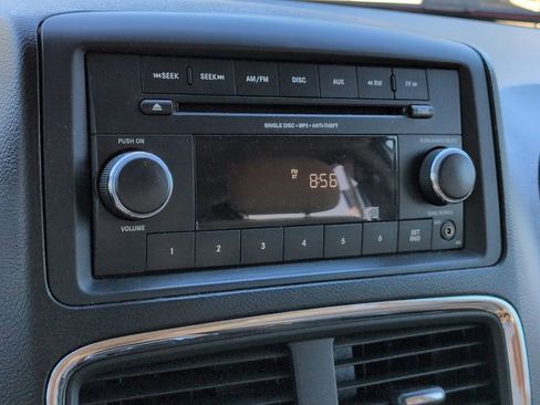 Used 2014 Dodge Grand Caravan SXT FWD image 19