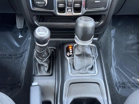 Used 2023 Jeep Wrangler Unlimited Sport AWD/4WD image 14