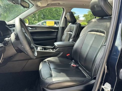 Used 2023 Jeep Grand Cherokee L Limited AWD/4WD image 42