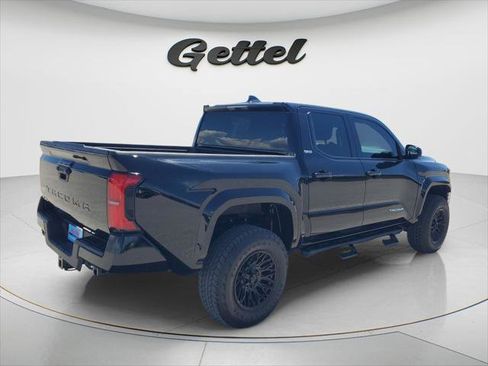 Certified 2025 Toyota Tacoma SR5 AWD/4WD image 5