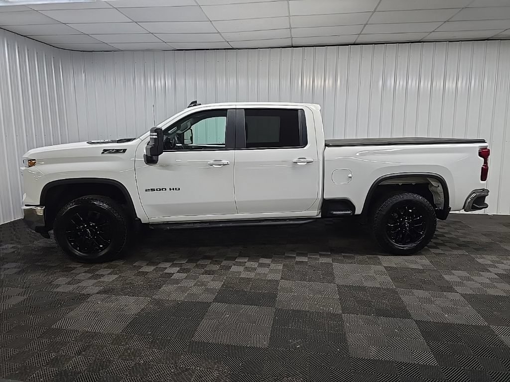 Used 2025 Chevrolet Silverado 2500 LT AWD/4WD image 5