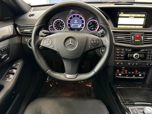 Used 2011 Mercedes-Benz E 550 Sedan w/ Premium 2 Pkg image 30