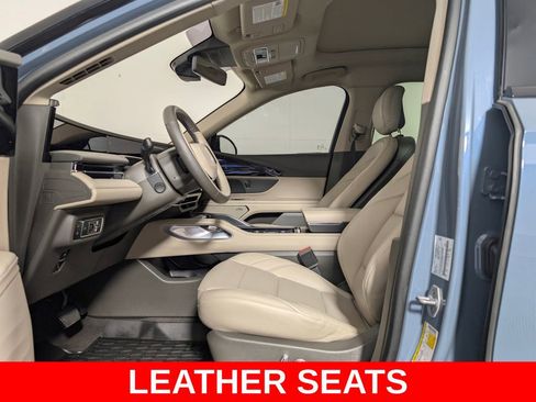 Used 2025 Lincoln Nautilus Premier w/ Equipment Group 102A AWD/4WD image 11