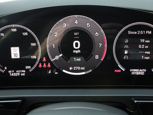 Certified 2025 Porsche Cayenne S image 17