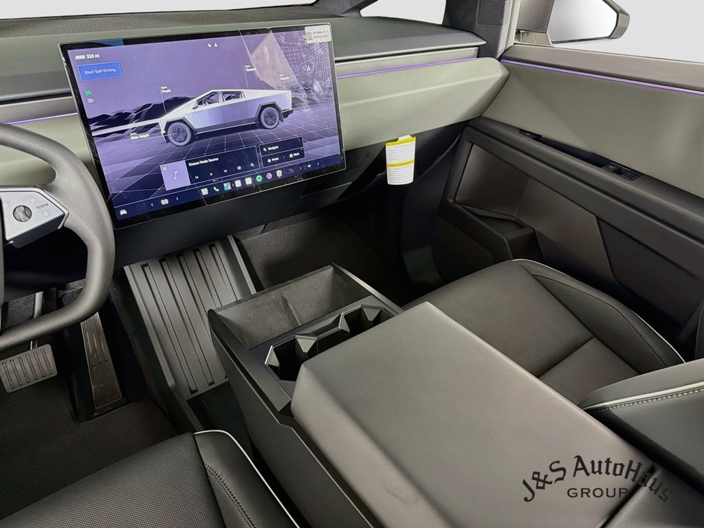 Used 2026 Tesla Cybertruck AWD Crew Cab image 30