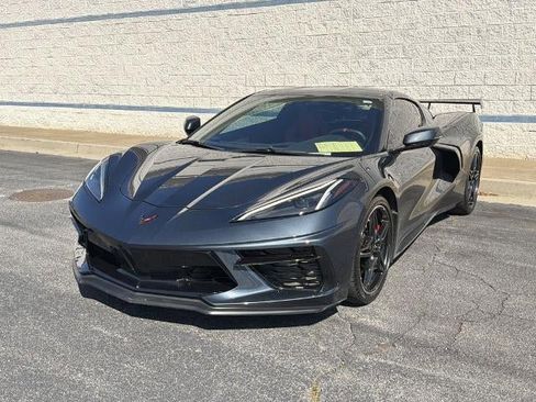 Used 2021 Chevrolet Corvette Stingray Coupe w/ Z51 Performance Package RWD image 3