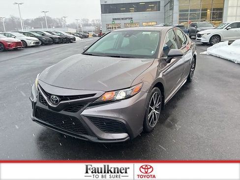 Used 2024 Toyota Camry SE image 17