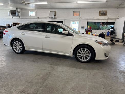 Used 2015 Toyota Avalon XLE FWD image 5