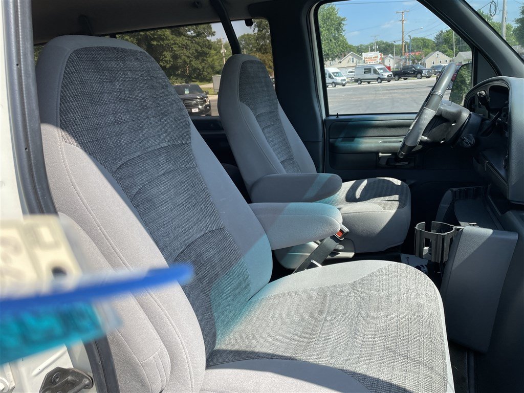 Used 2000 Ford E-350 and Econoline 350 XLT RWD image 15