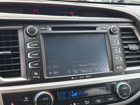 Used 2019 Toyota Highlander Limited AWD/4WD image 30