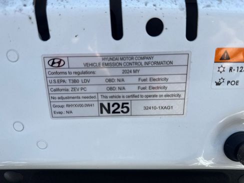 Used 2024 Hyundai Ioniq 5 SE image 44