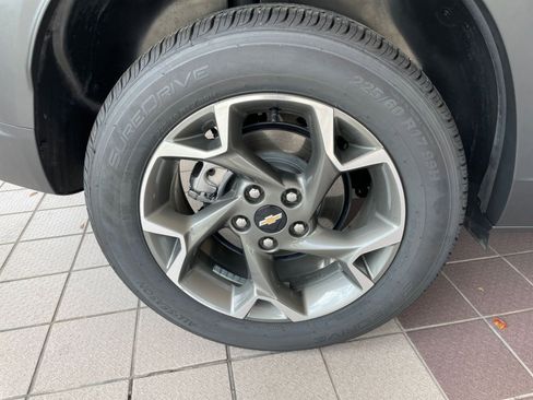 Used 2025 Chevrolet Trax LT image 29