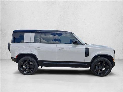 Used 2026 Land Rover Defender 110 X-Dynamic SE AWD/4WD image 4