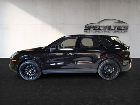 Used 2023 Porsche Cayenne S w/ Premium Package Plus image 7