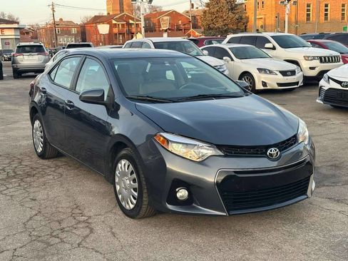 Used 2016 Toyota Corolla LE image 3