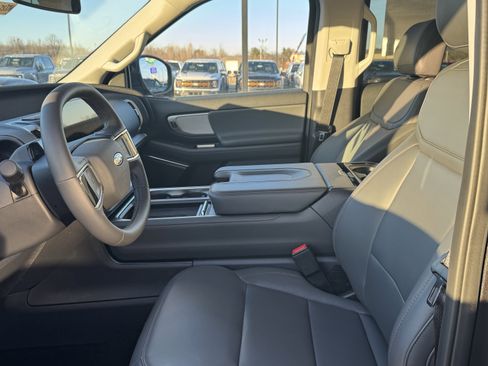 New 2025 Ford Expedition Max Active image 10