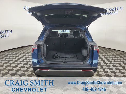 Used 2025 Chevrolet Equinox LT w/ Safety and Technology Package image 11