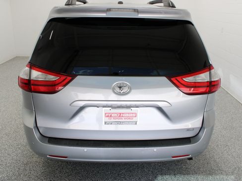 Used 2015 Toyota Sienna XLE Premium FWD image 8