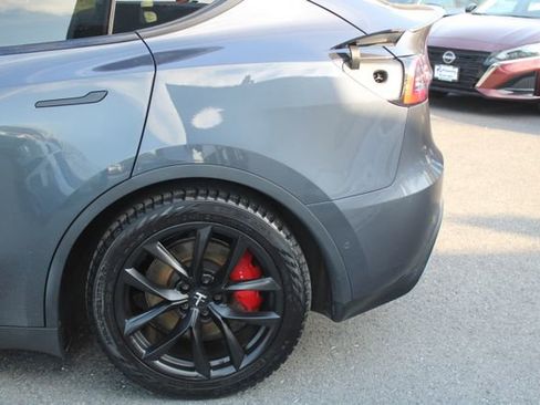 Used 2020 Tesla Model Y Performance image 39