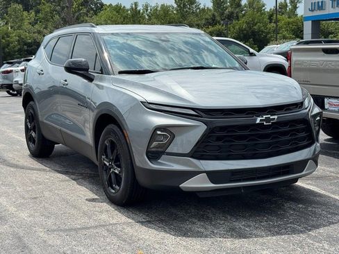 Used 2024 Chevrolet Blazer LT w/ Convenience Package FWD image 2