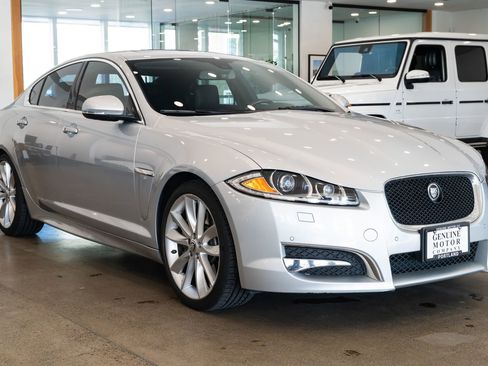 Used 2013 Jaguar XF 3.0 image 3