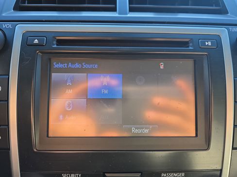 Used 2014 Toyota Camry L image 21