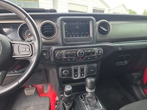 Used 2020 Jeep Wrangler Sport AWD/4WD image 17