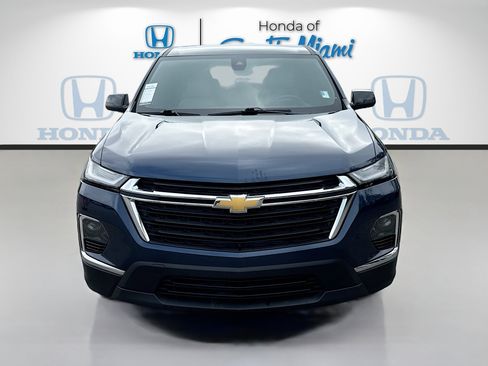 Used 2023 Chevrolet Traverse LS image 2