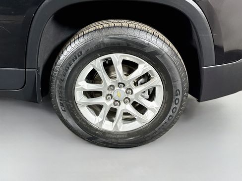 Used 2021 Chevrolet Traverse LS FWD image 37