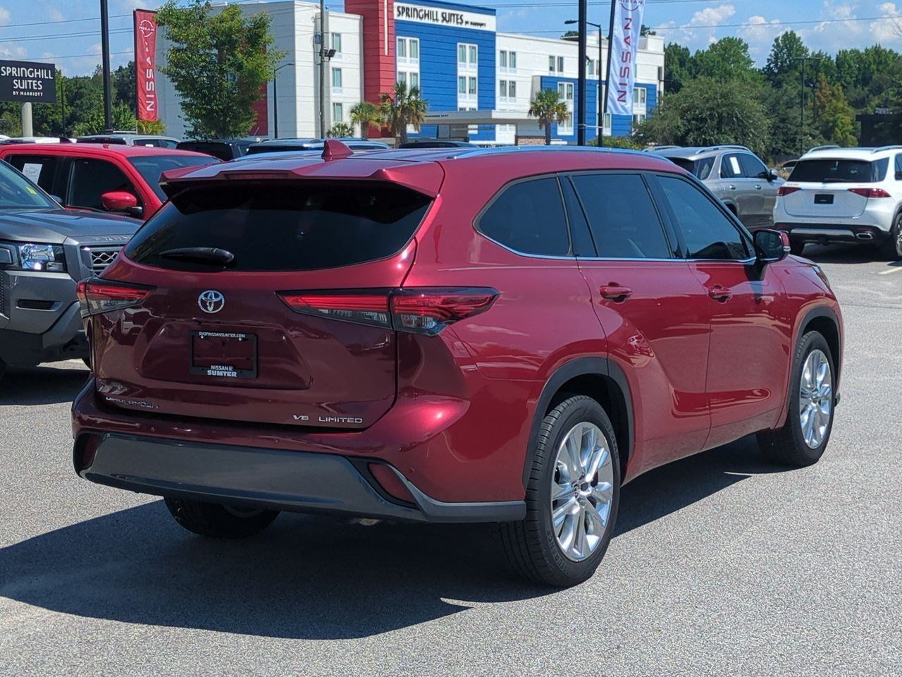 Used 2021 Toyota Highlander Limited FWD image 4