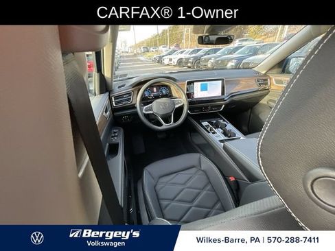 Certified 2025 Volkswagen Atlas SE AWD/4WD image 3