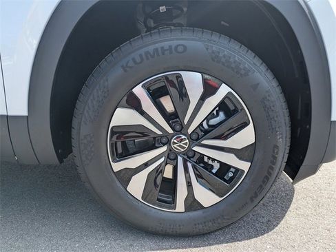 New 2026 Volkswagen Atlas SE image 11