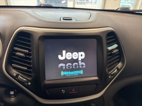 Used 2018 Jeep Cherokee Limited w/ Luxury Group image 20
