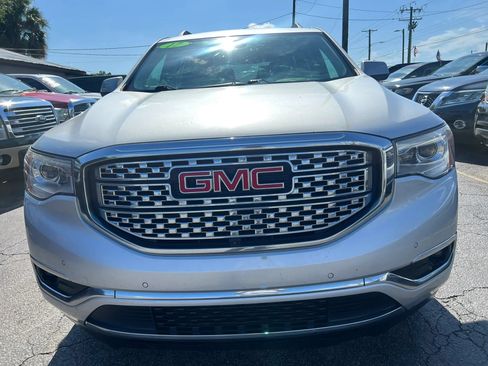 Used 2017 GMC Acadia Denali w/ Technology Package FWD image 3
