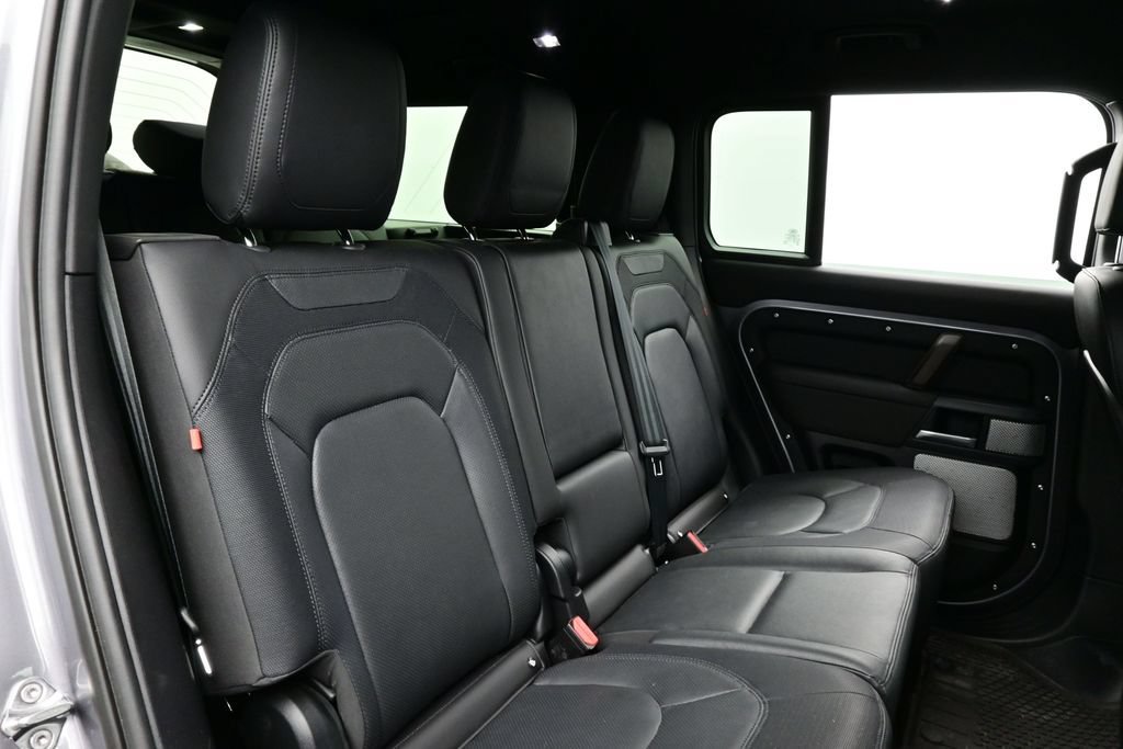 Used 2024 Land Rover Defender 130 X-Dynamic SE AWD/4WD image 14