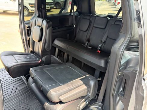 Used 2018 Dodge Grand Caravan GT FWD image 29