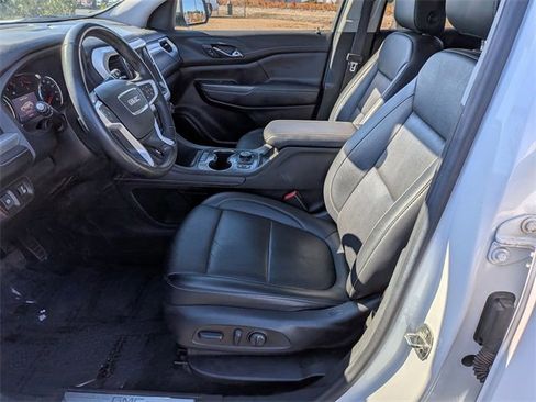 Used 2023 GMC Acadia SLT image 16