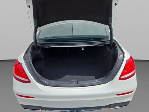 Used 2018 Mercedes-Benz E 300 image 27