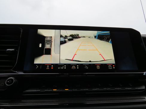 Used 2024 Chevrolet Silverado 1500 ZR2 w/ Technology Package image 27