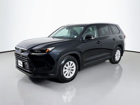 Used 2024 Toyota Grand Highlander XLE image 4