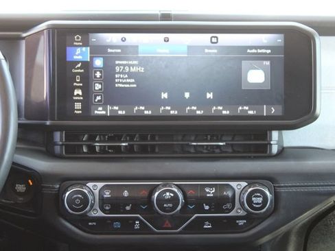 Used 2024 Jeep Wrangler Unlimited Sahara AWD/4WD image 17