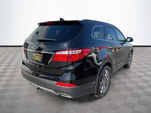 Used 2016 Hyundai Santa Fe SE w/ Option Group 02 FWD image 7