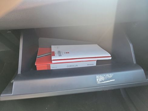 Used 2022 Toyota Corolla LE image 30