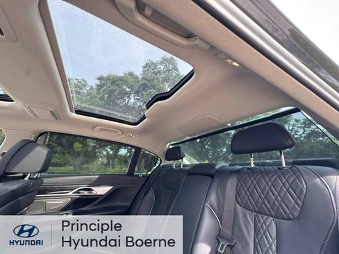 Used 2021 BMW 740i w/ Premium Package RWD image 16