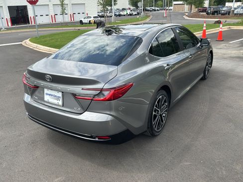 Used 2025 Toyota Camry XLE w/ Premium Plus Package FWD image 10