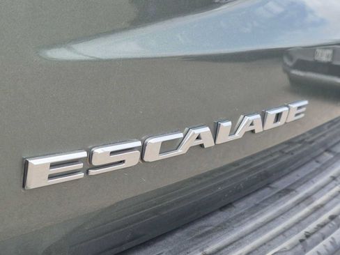 Used 2023 Cadillac Escalade Premium Luxury AWD/4WD image 11