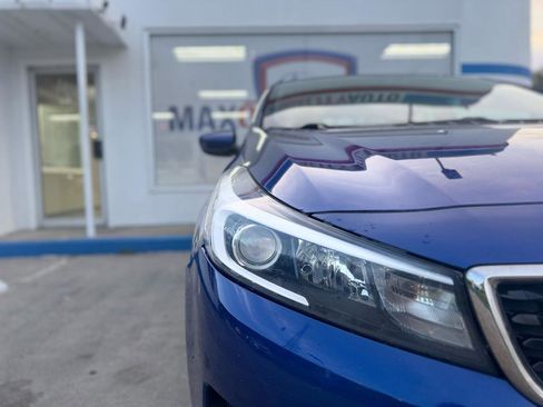 Used 2017 Kia Forte LX FWD image 9