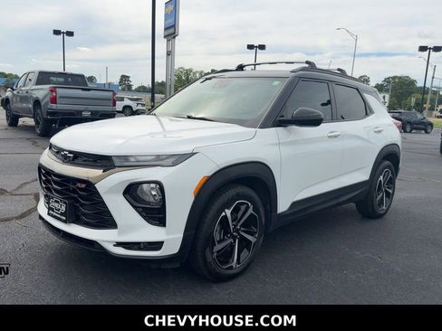 Used 2021 Chevrolet TrailBlazer RS w/ Technology Package FWD image 4