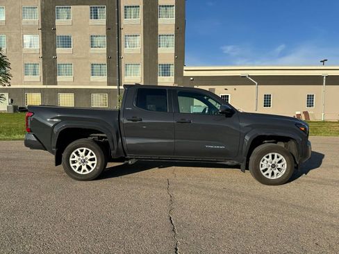 Used 2024 Toyota Tacoma SR5 RWD image 13